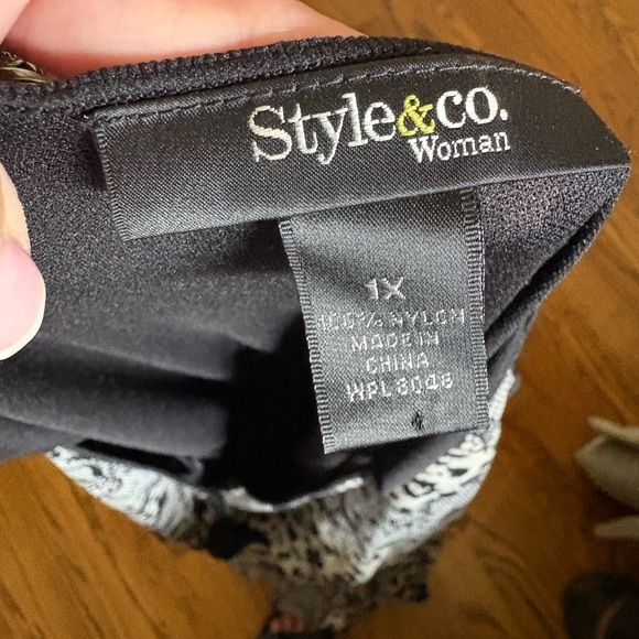 Style & Co Black and White V-Neck Sleeveless Midi Dress - Picture 5 of 5